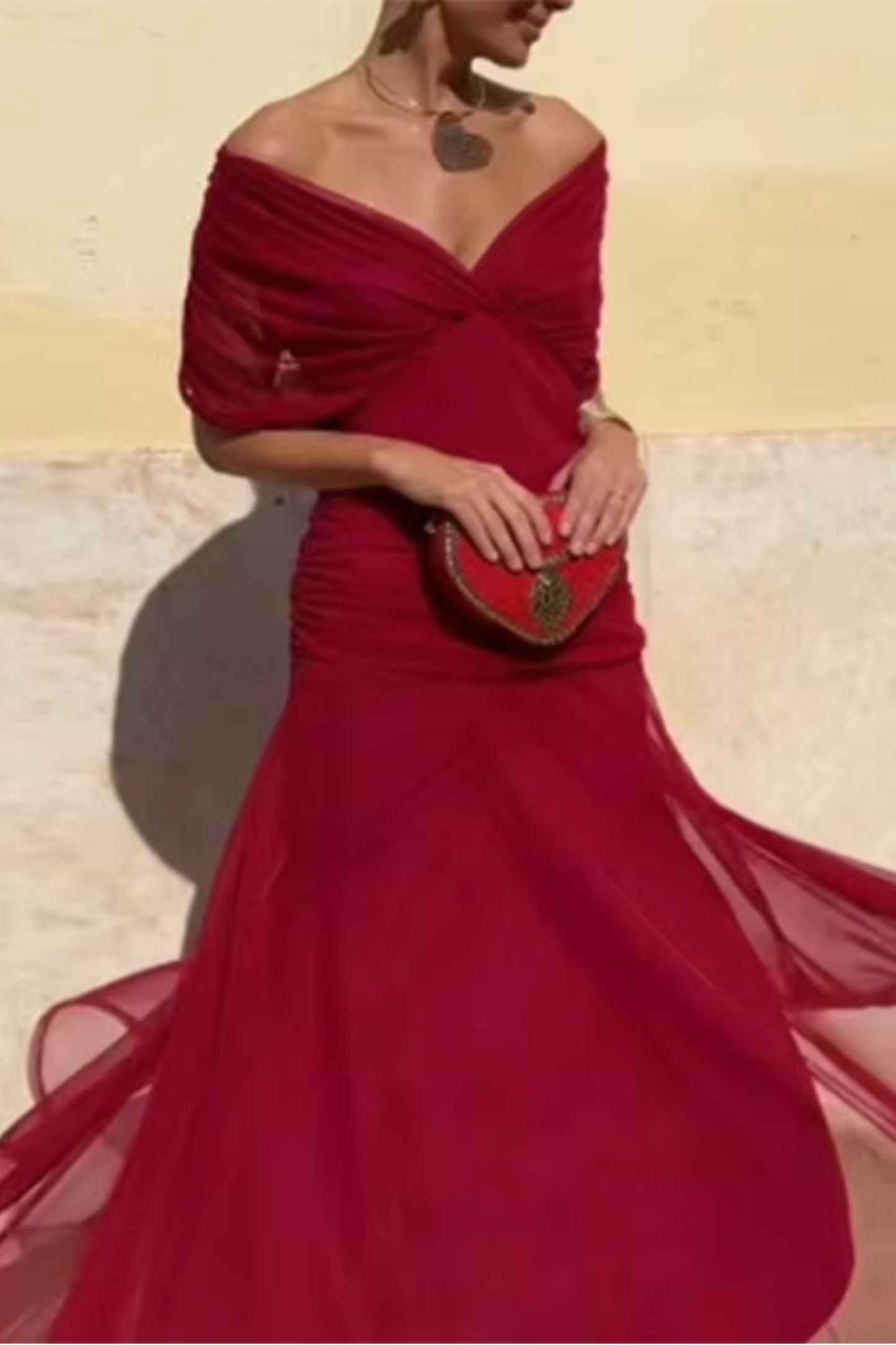 Laura | Vestido Largo de Fiesta Elegante con Cuello en V