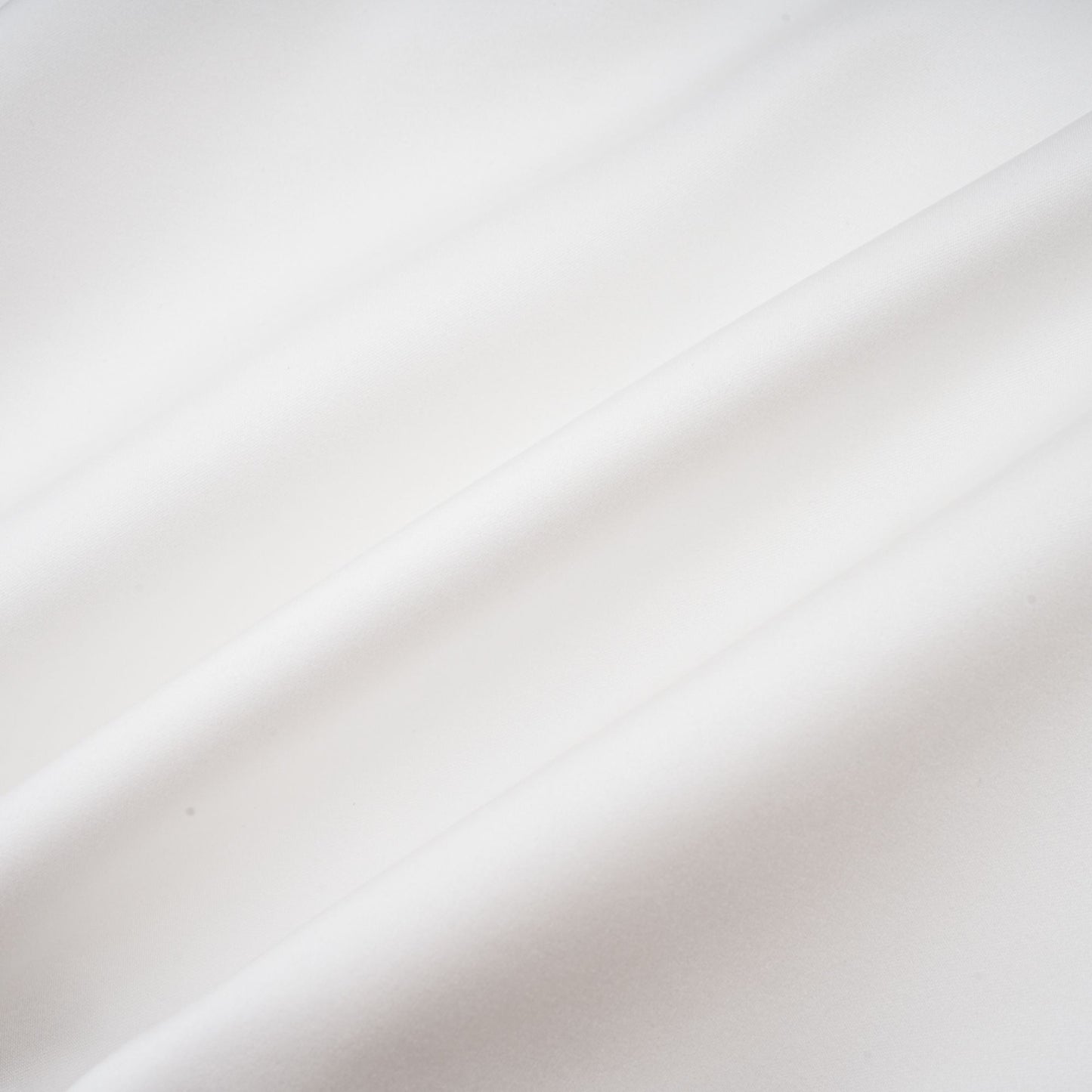 MARA | Vestido Mini sin Tirantes con Corsé y Capas de Pétalos en Color Blanco